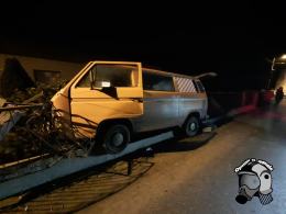 Kierujący Volkswagenem wjechał w ogrodzenie. Mężczyzna był pijany