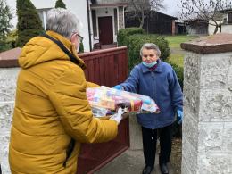 Kombatanci otrzymali paczki na święta od starosty opolskiego