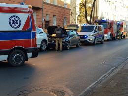 72-letni kierowca zawracał na 1-Maja. Uderzył w niego kierowca Golfa