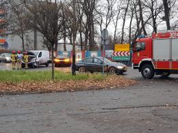 Zderzenie pojazdów na skrzyżowaniu 1-Maja i Rejtana