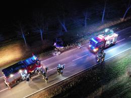 W wypadku w Gwoździcach zginął 22-letni kierowca mercedesa i jego 20-letnia pasażerka