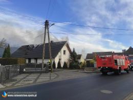 Pożar budynku jednorodzinnego w Zawadzie. W akcji 8 zastępów straży