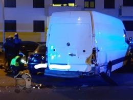 Około promil alkoholu we krwi miał kierowca busa, który staranował auta na parkingu