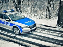 Policjanci z Opola otrzymali hybrydowy radiowóz