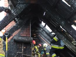 Pożar w Okopach. Mieszkańcy w kilka chwil stracili dach nad głową