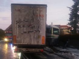 Ślisko na drogach. W województwie doszło do kilku zdarzeń drogowych