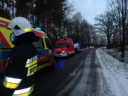 Niebezpiecznie na drogach. Dachowanie w pobliżu Popielowa
