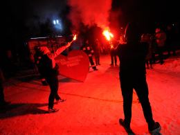 Przed Młodzieżowym Domem Kultury rozbłysło symboliczne "Światełko do nieba"