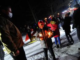 Przed Młodzieżowym Domem Kultury rozbłysło symboliczne "Światełko do nieba"