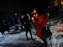 Przed Młodzieżowym Domem Kultury rozbłysło symboliczne "Światełko do nieba"