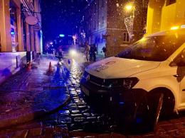 Zimna noc w centrum Opola. Trwa usuwanie awarii sieci ciepłowniczej