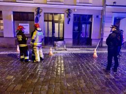 Zimna noc w centrum Opola. Trwa usuwanie awarii sieci ciepłowniczej