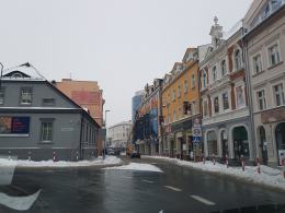 Strażacy przypominają o odśnieżaniu dachów i usuwaniu z nich lodowych sopli