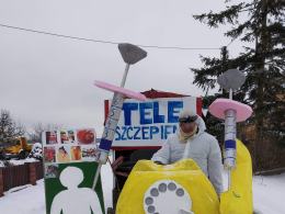 Wodzenie niedźwiedzia inaczej niż zwykle. Dezynfekcja furtek i symboliczne przejścia