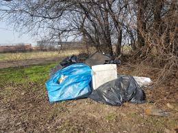 Toniemy w śmieciach. Nielegalne wysypisko koło dawnej spalarni