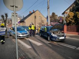 Zderzenie pojazdów w Praszce. Jedna osoba została ranna