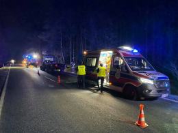 96-letni kierowca wjechał w naczepę ciągnika rolniczego. Zdarzenie w Prószkowie