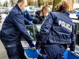 Bili pałką teleskopową i maczetą - bracia i ich partnerki trafili do aresztu