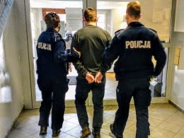 Bili pałką teleskopową i maczetą - bracia i ich partnerki trafili do aresztu
