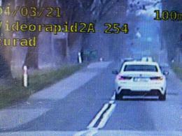 Ponad 100 km/h na "pięćdziesiątce" - stracili uprawnienia