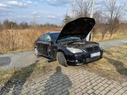 Kierująca BMW staranowała przystanek na ulicy Częstochowskiej