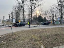Zderzenie volvo z mercedesem w Opolu. Trzy osoby przewiezione do szpitala