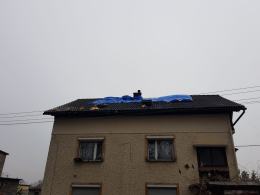 Pożar poddasza domu jednorodzinnego w Rozwadzy. W akcji 10 zastępów straży