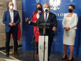Zastał Opolszczyznę drewnianą, oddaje murowaną. Adrian Czubak podsumował 5 lat działań