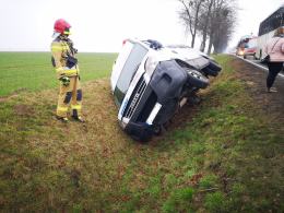 Kierowca busa zasłabł za kierownicą. Samochodem jechało 8 osób