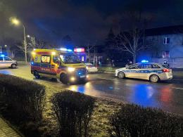Potrącenie pieszej na Chabrach. Droga jest zablokowana