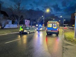 Potrącenie pieszej na Chabrach. Droga jest zablokowana