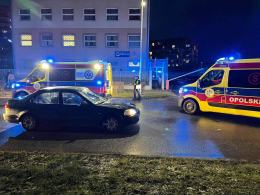 Potrącenie pieszej na Chabrach. Droga jest zablokowana