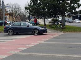 Kierująca audi potrąciła rowerzystkę na oznakowanym przejeździe