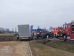 Zderzenie i dachowanie w Sołtysach. Jedna osoba w szpitalu