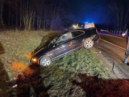Dwa niebezpieczne dachowania w piątkowy wieczór