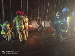 Interwencja służb na trasie Prądy-Wawelno. Dwoje uczestników zdarzenia pod wpływem alkoholu