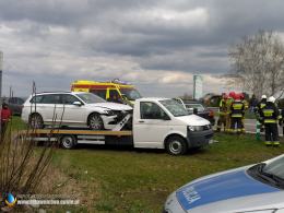 Zderzenie samochodów pod taśmociągiem w Zimnicach Małych