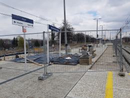 Problemy na stacji Opole-Wschód. W wyniku prac zapadł się peron