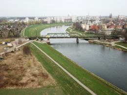 Od przyczółków rozpoczęła się budowa nowego mostu kolejowego nad Odrą w Opolu