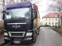 Krajowa Administracja Skarbowa zatrzymała transport 47 ton odpadów