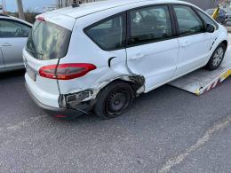 Kierowca audi uderzył w pojazdy i uciekł. Zdarzenie na obwodnicy Opola