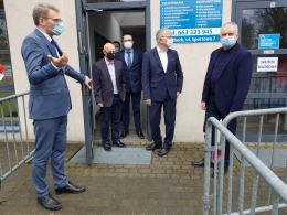 Oficjalnie otwarto masowy punkt szczepień w Kluczborku. Punkt czeka na dostawę szczepionek
