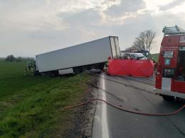 Zderzenie 3 pojazdów w powiecie nyskim. Poszkodowane 3 osoby