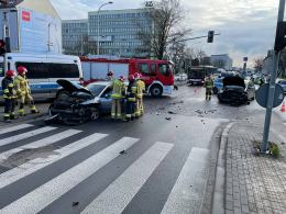 Zderzenie pojazdów na Wrocławskiej. Kierowca golfa skręcił pod zakaz