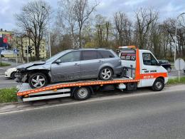 Zderzenie pojazdów na Wrocławskiej. Kierowca golfa skręcił pod zakaz