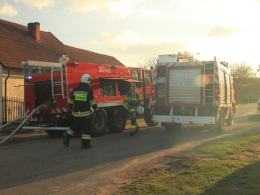 Pożar budynku gospodarczego w Niwkach. Interweniowały 4 zastępy straży