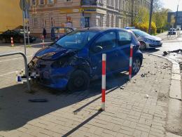 Jedna osoba poszkodowana w zdarzeniu drogowym na ul. Armii Krajowej. Sprawca pijany