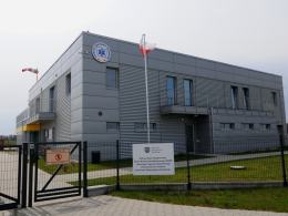 Opolski śmigłowiec LPR utknął we Wrocławiu. Podczas startu śmieci zapchały wirnik maszyny