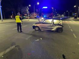 Nocny wypadek na Zaodrzu. Nie działa sygnalizacja świetlna na dużym skrzyżowaniu