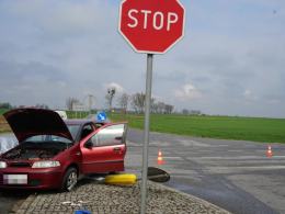 Wypadek w powiecie brzeskim. Dwie osoby trafiły do szpitala